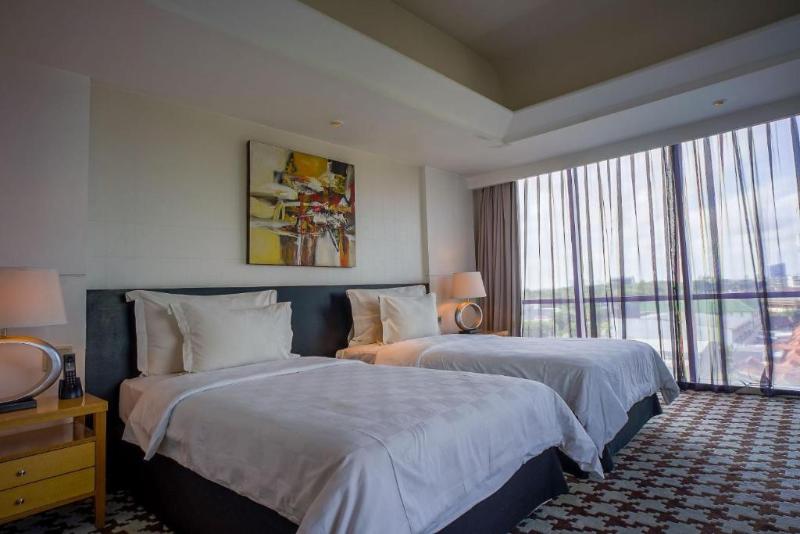 ARTOTEL TS Suites Surabaya - Oda