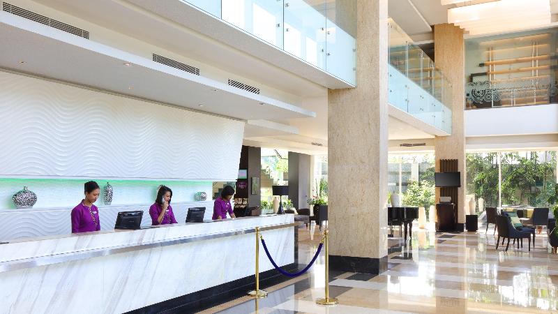 Holiday Inn Bandung Pasteur - Lobi