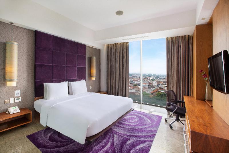 Holiday Inn Bandung Pasteur - Oda