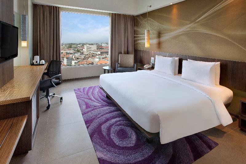 Holiday Inn Bandung Pasteur - Oda