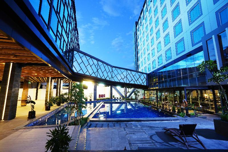 Holiday Inn Bandung Pasteur - Havuz