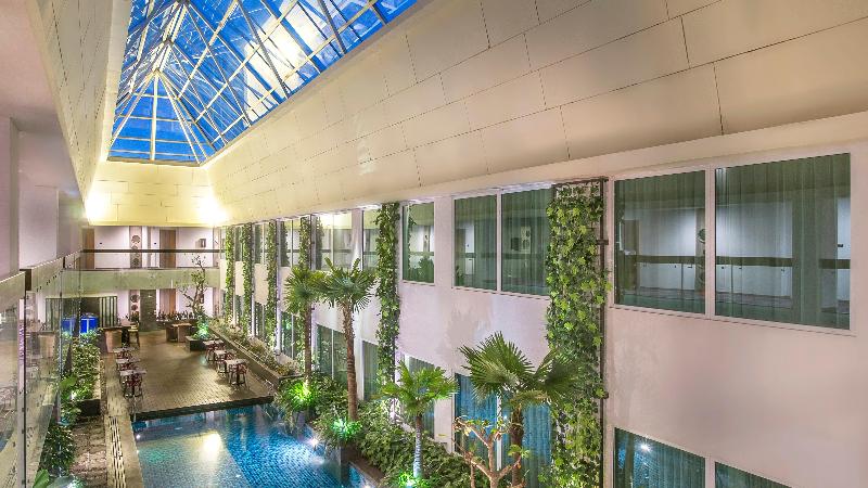 Holiday Inn Bandung Pasteur - Havuz