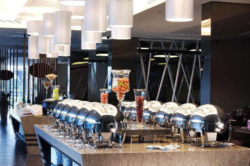 Holiday Inn Bandung Pasteur - Restoran