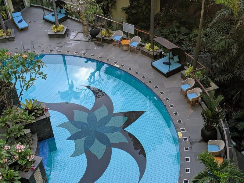 Courtyard Bandung Dago - Havuz
