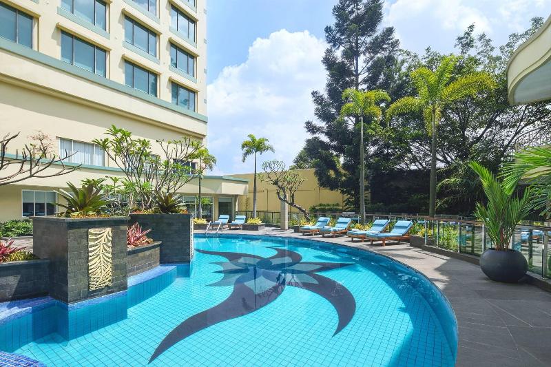 Courtyard Bandung Dago - Havuz