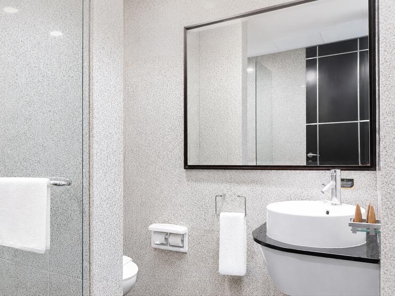 Manhattan Hotel Jakarta - Oda