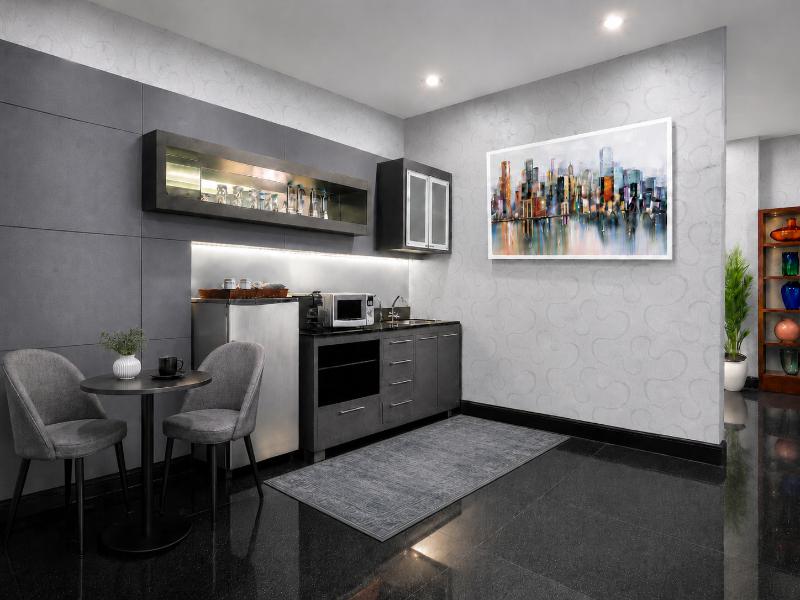 Manhattan Hotel Jakarta - Oda