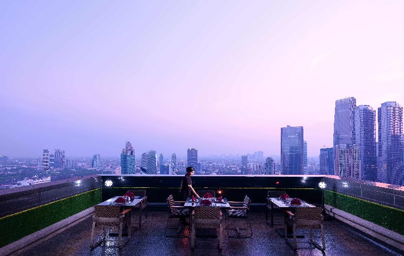 Manhattan Hotel Jakarta - Restoran
