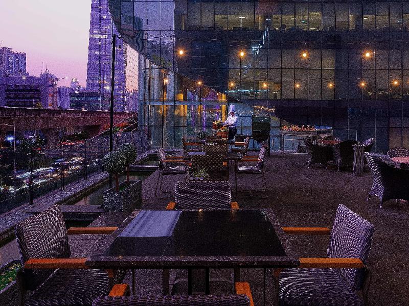 Manhattan Hotel Jakarta - Restoran