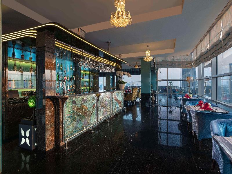 Manhattan Hotel Jakarta - Restoran