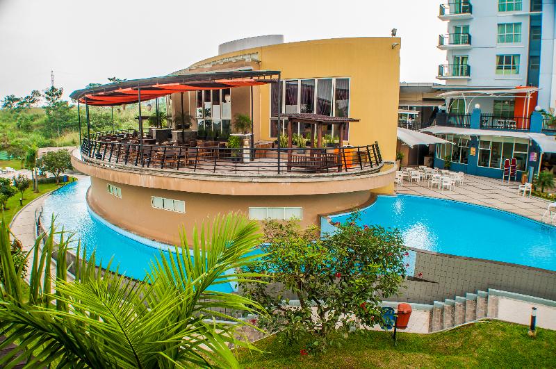 Marbella Suites Dago Bandung - Havuz