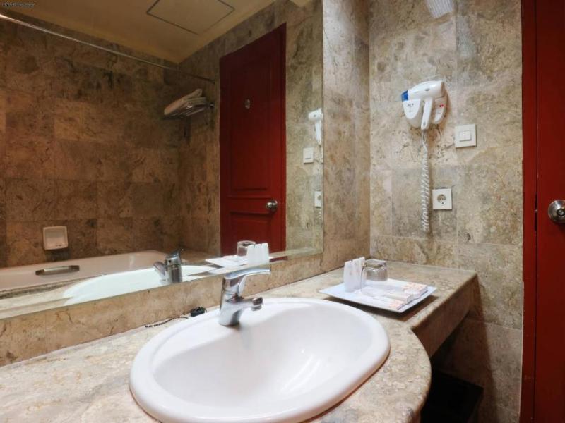 Sari Ater Kamboti Hotel - Oda