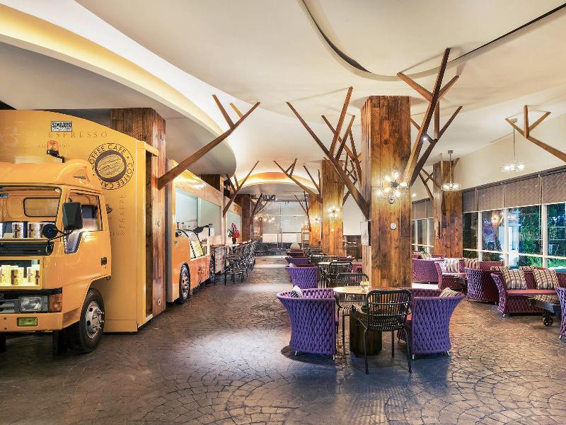 Mercure Surabaya Grand Mirama - Bar