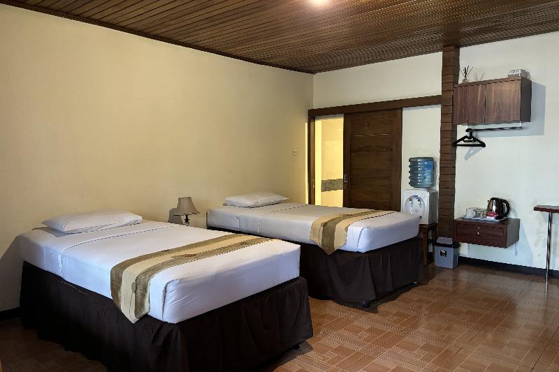 Hotel Pesona Bamboe Lembang by ZUZU - Oda