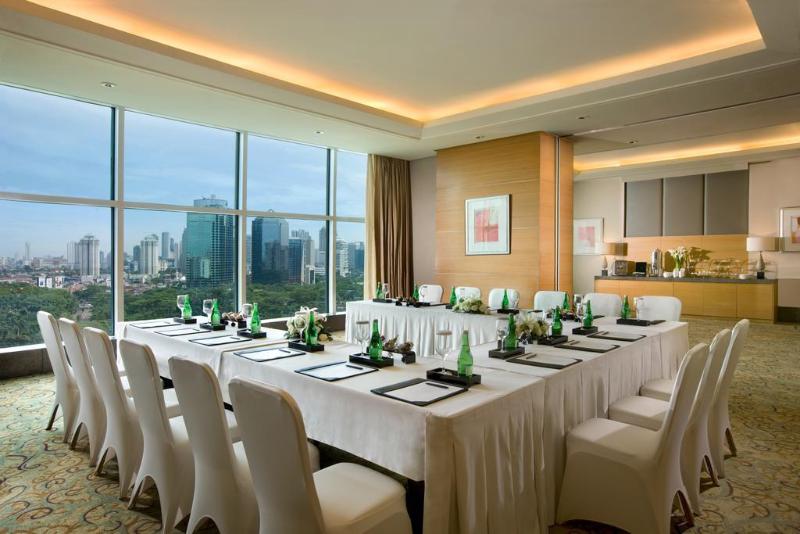 The Ritz-Carlton Jakarta, Pacific Place - Genel