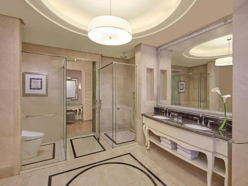 The Ritz-Carlton Jakarta, Pacific Place - Oda