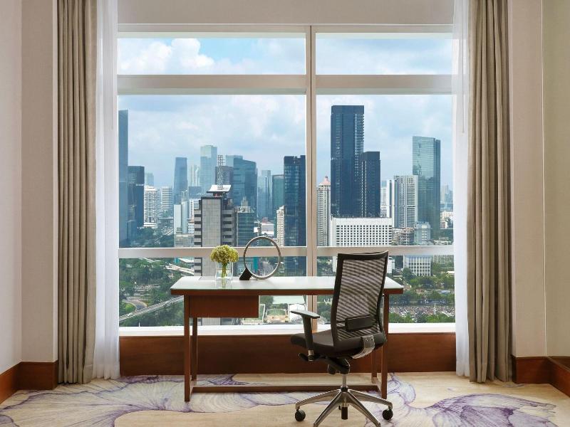 The Ritz-Carlton Jakarta, Pacific Place - Oda