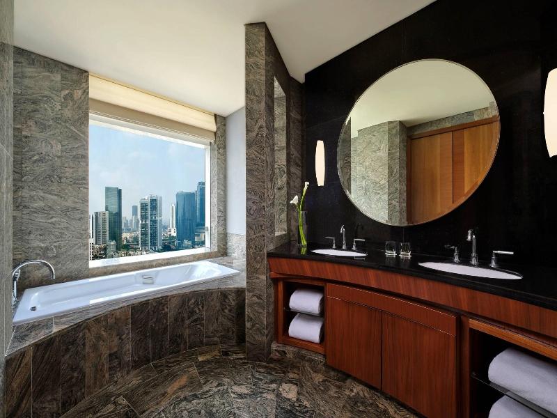 The Ritz-Carlton Jakarta, Pacific Place - Oda