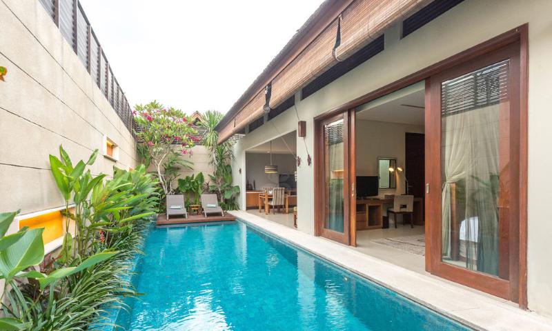 Pradha Villas Seminyak - Oda