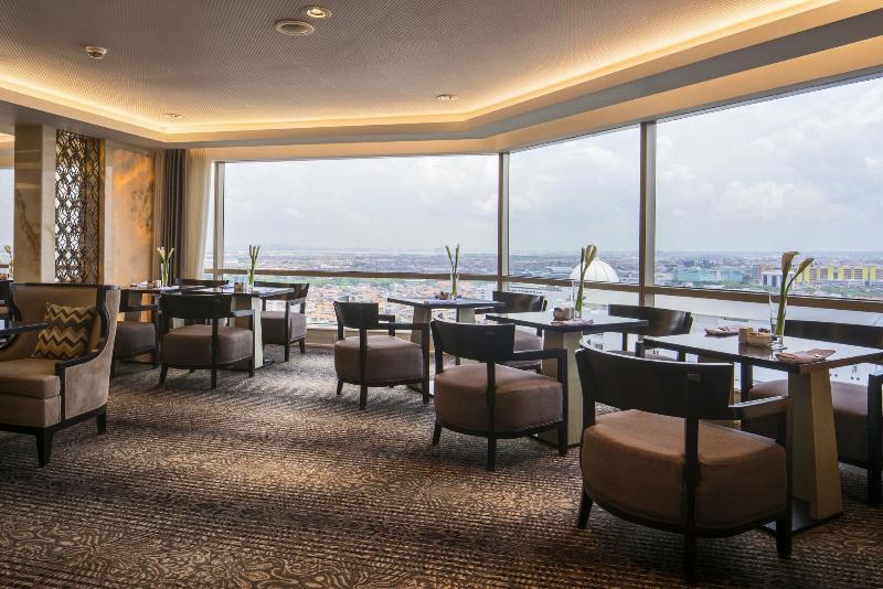 JW Marriott Hotel Surabaya - Bar