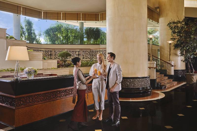 JW Marriott Hotel Surabaya - Lobi