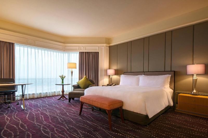 JW Marriott Hotel Surabaya - Lobi