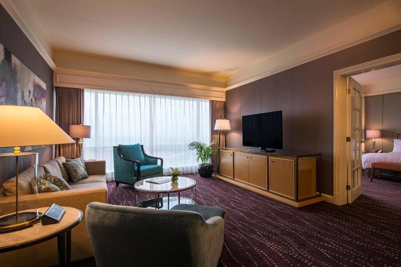 JW Marriott Hotel Surabaya - Lobi