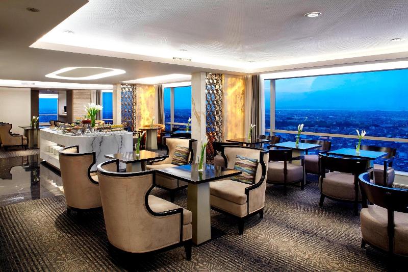 JW Marriott Hotel Surabaya - Lobi