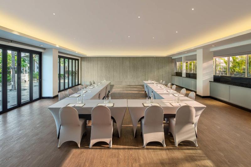 JW Marriott Hotel Surabaya - Toplantı