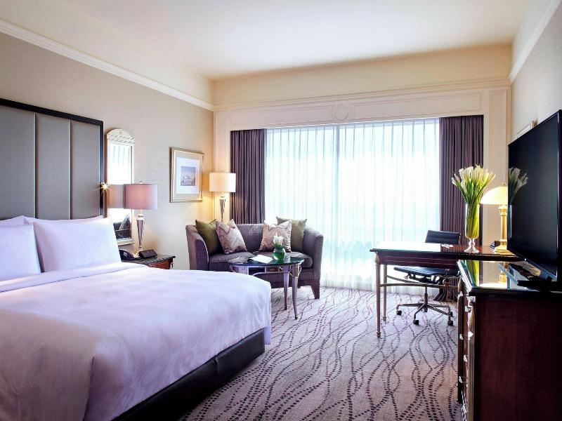 JW Marriott Hotel Surabaya - Oda