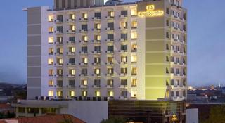 Hotel Santika Pandegiling Surabaya fotoÄŸrafÄ±