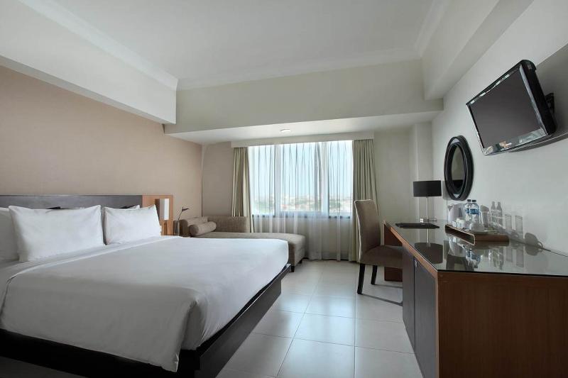 Hotel Santika Pandegiling Surabaya - Oda