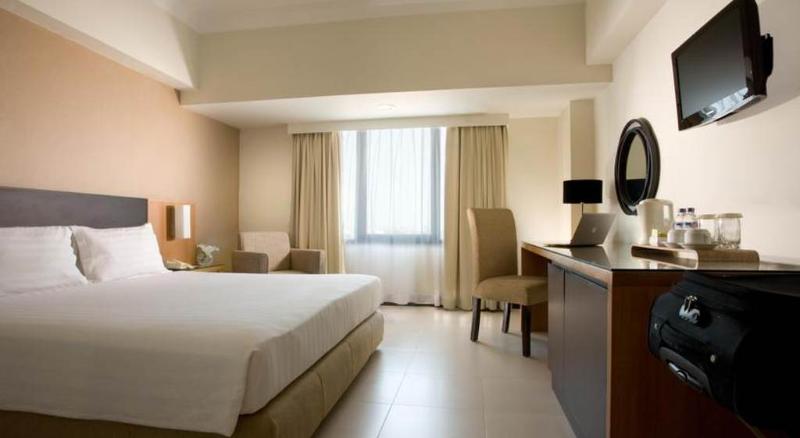 Hotel Santika Pandegiling Surabaya - Oda