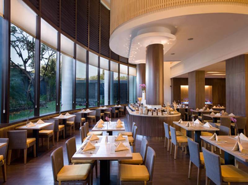 Hotel Santika Pandegiling Surabaya - Restoran