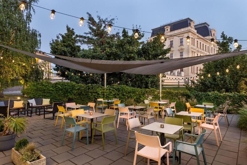 Vienna House Easy by Wyndham Pilsen - Teras
