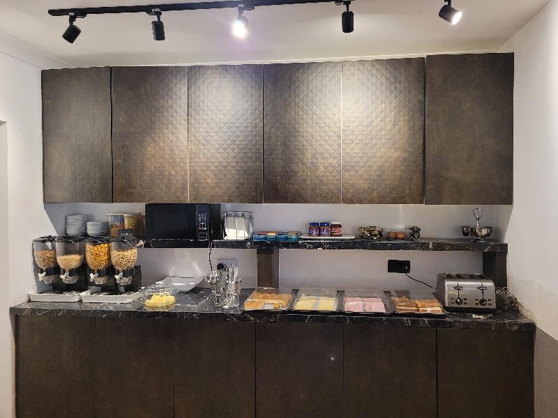 Gatwick Whitehouse Hotel - Restoran