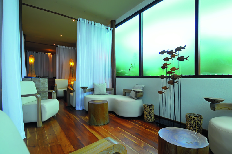 Constance Halaveli Resort - Bar