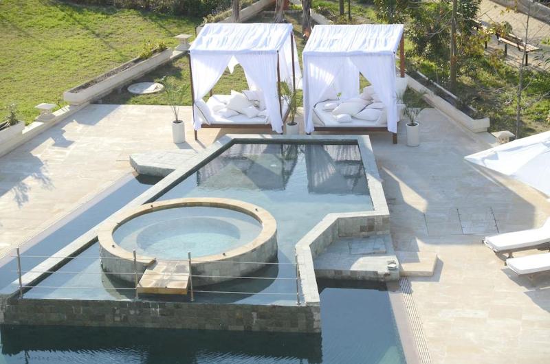 E Hotel Spa and Resort - Havuz