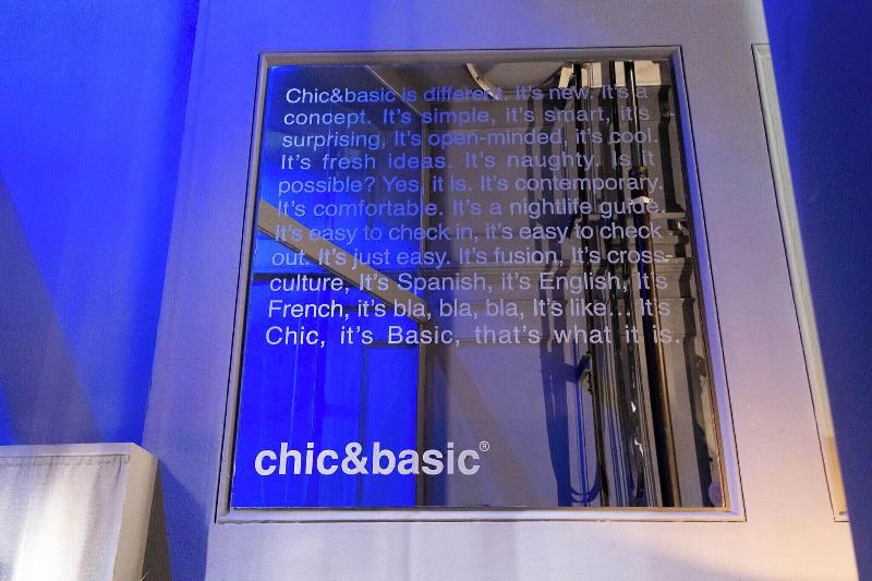 Chic & Basic Born - Lobi