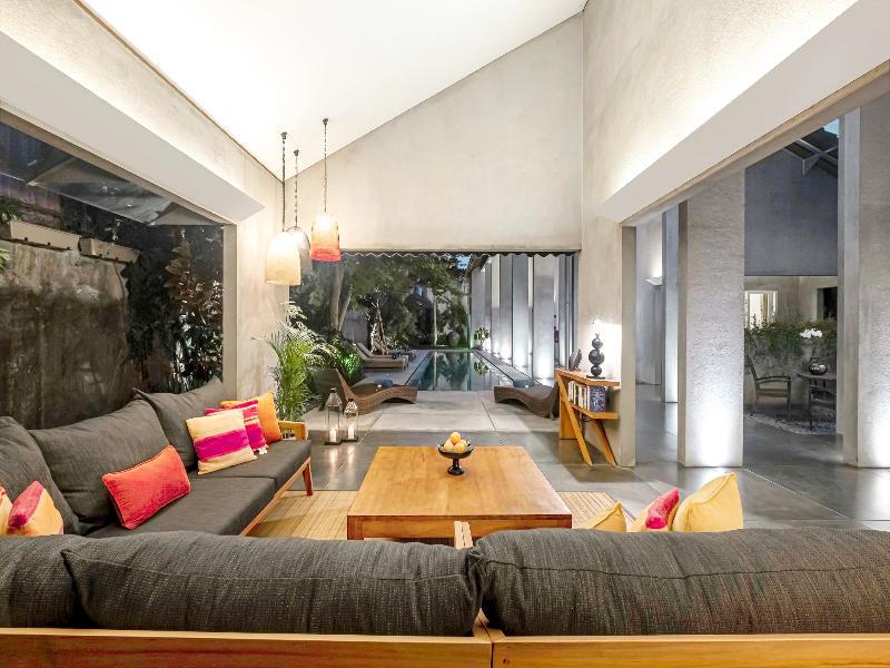 Mayaloka Villas Seminyak - Oda
