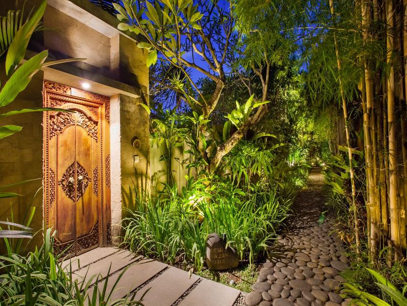 Mayaloka Villas Seminyak - Oda