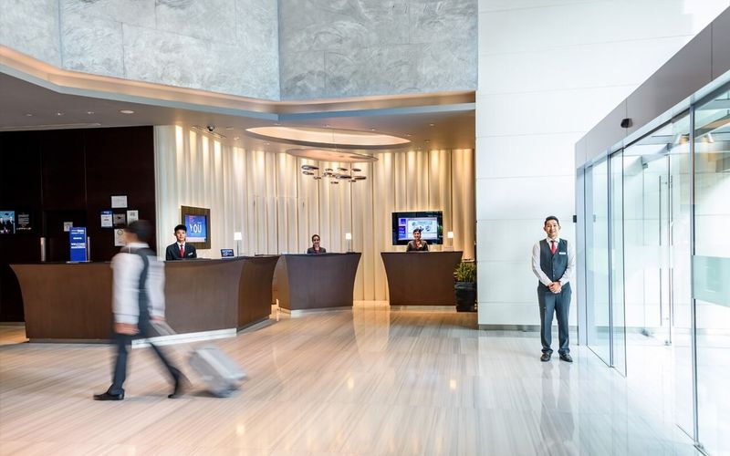 Four Points by Sheraton Bangkok Ploenchit - Lobi