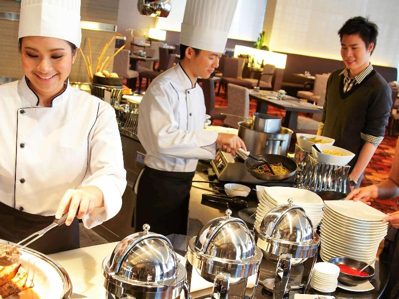 Four Points by Sheraton Bangkok Ploenchit - Restoran