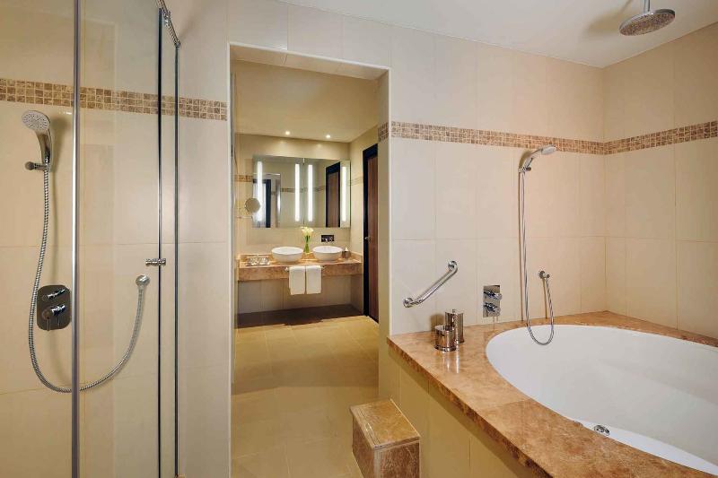 Avani Deira Dubai Hotel - Oda