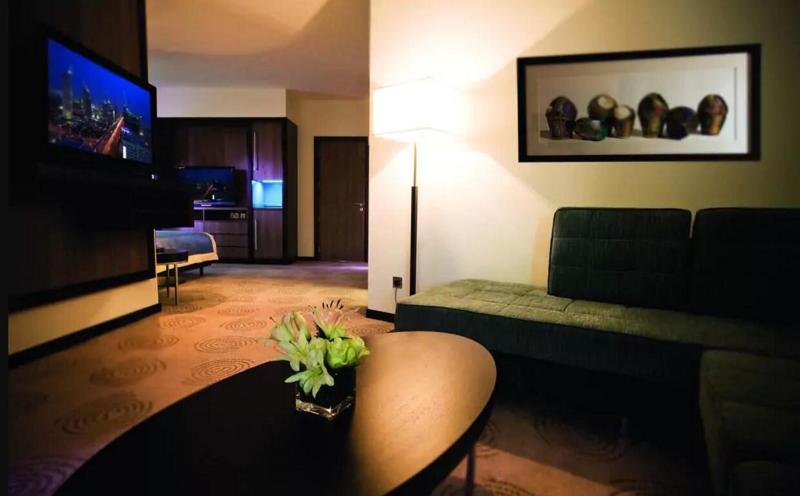 Avani Deira Dubai Hotel - Oda