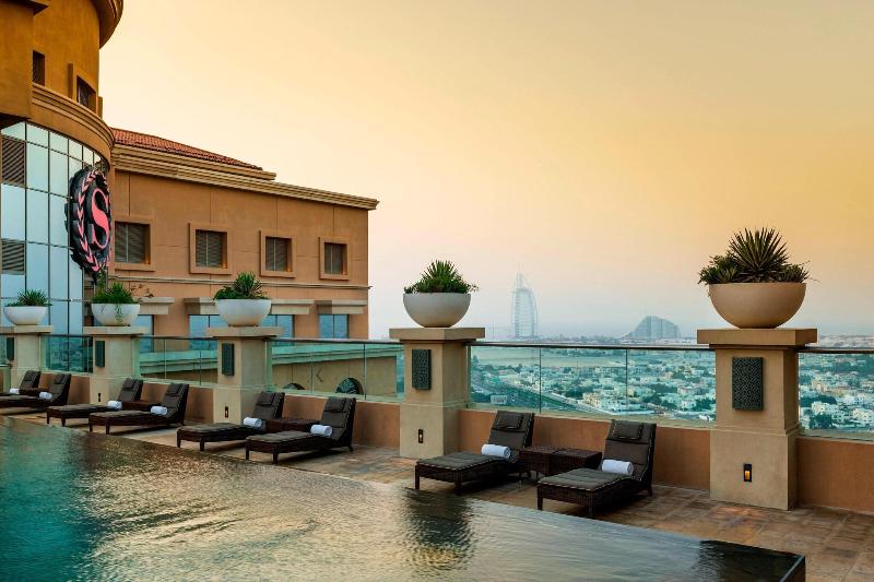 Sheraton Dubai Mall of the Emirates Hotel - Havuz