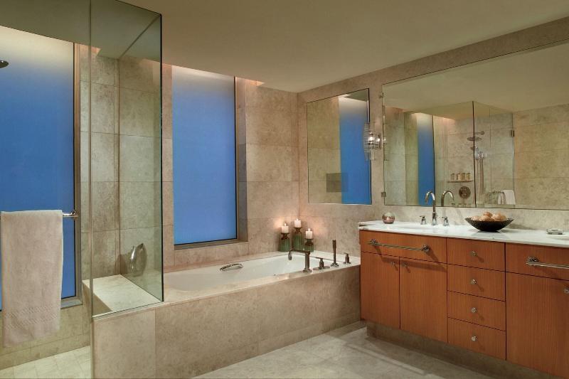 The Ritz-Carlton, Dubai Intl Financial Centre - Oda