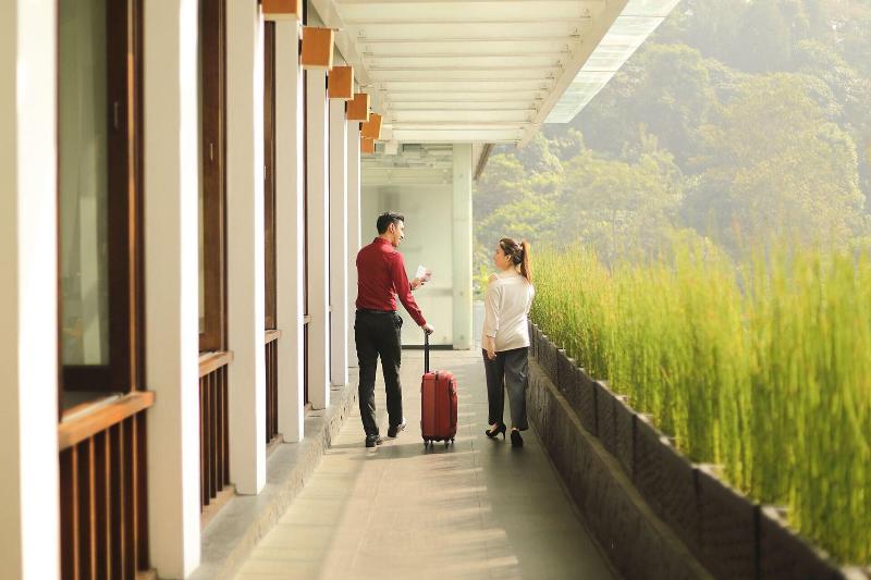 Padma Hotel Bandung - Lobi