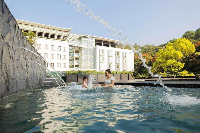 Padma Hotel Bandung - Havuz