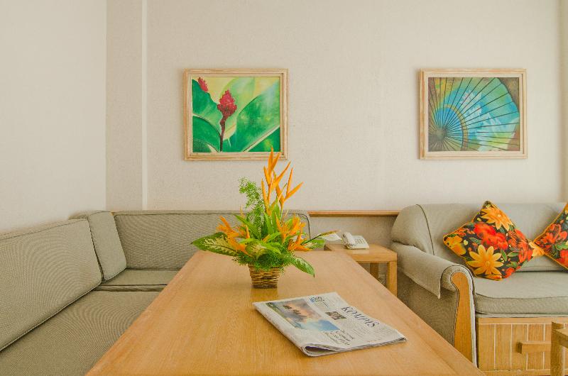 Hawaii Resort Family Suites @ Anyer Beach - Oda